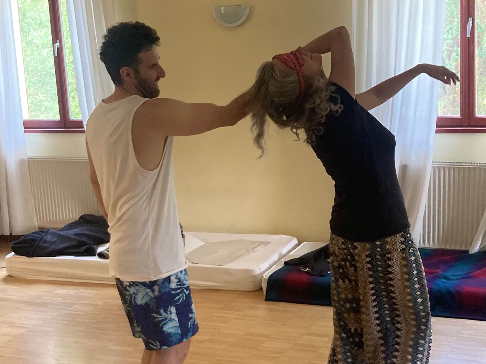 Two participants in a mirroring exercise